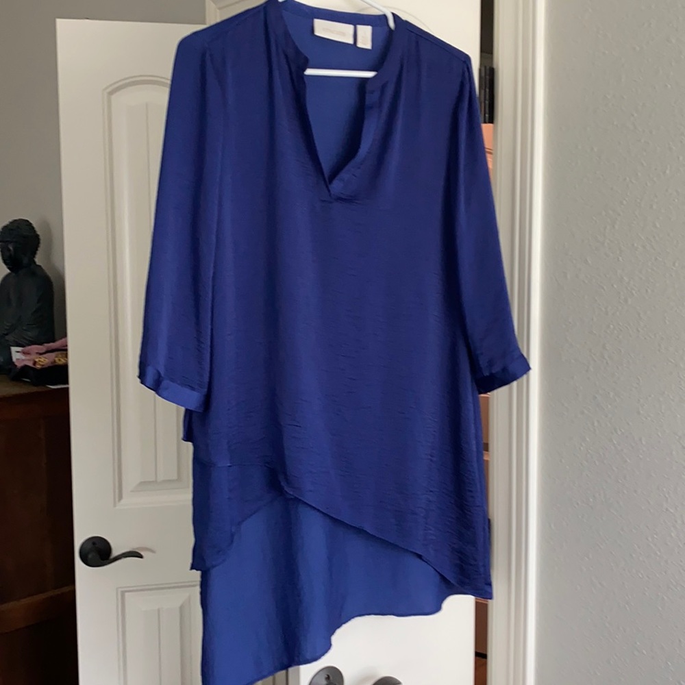 Chico’s size 1 asymmetrical hem top. EUC